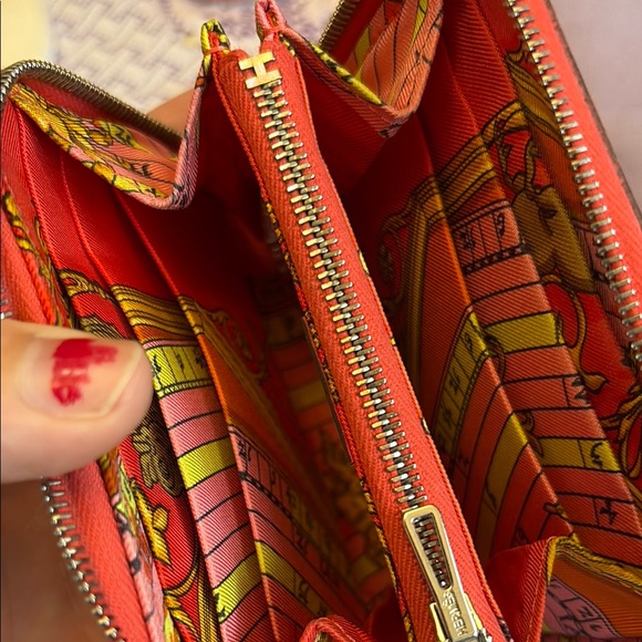 Authentic Hermes wallet - Picture 2 of 6